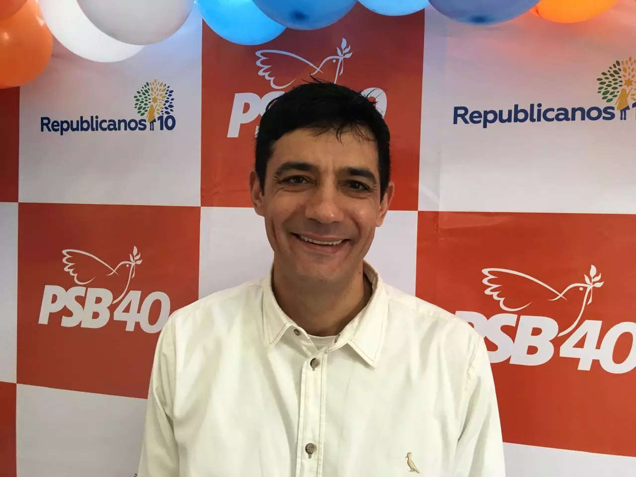 Coligação PR e PSB oficializa candidatura de Pacifico Junior a prefeito de Santos Dumont